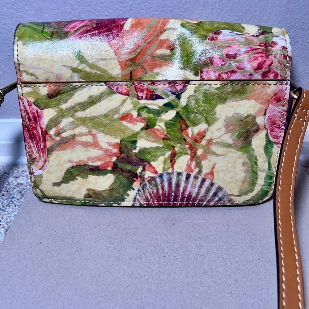 Patricia Nash Bella Crossbody Seashells by the Seashore